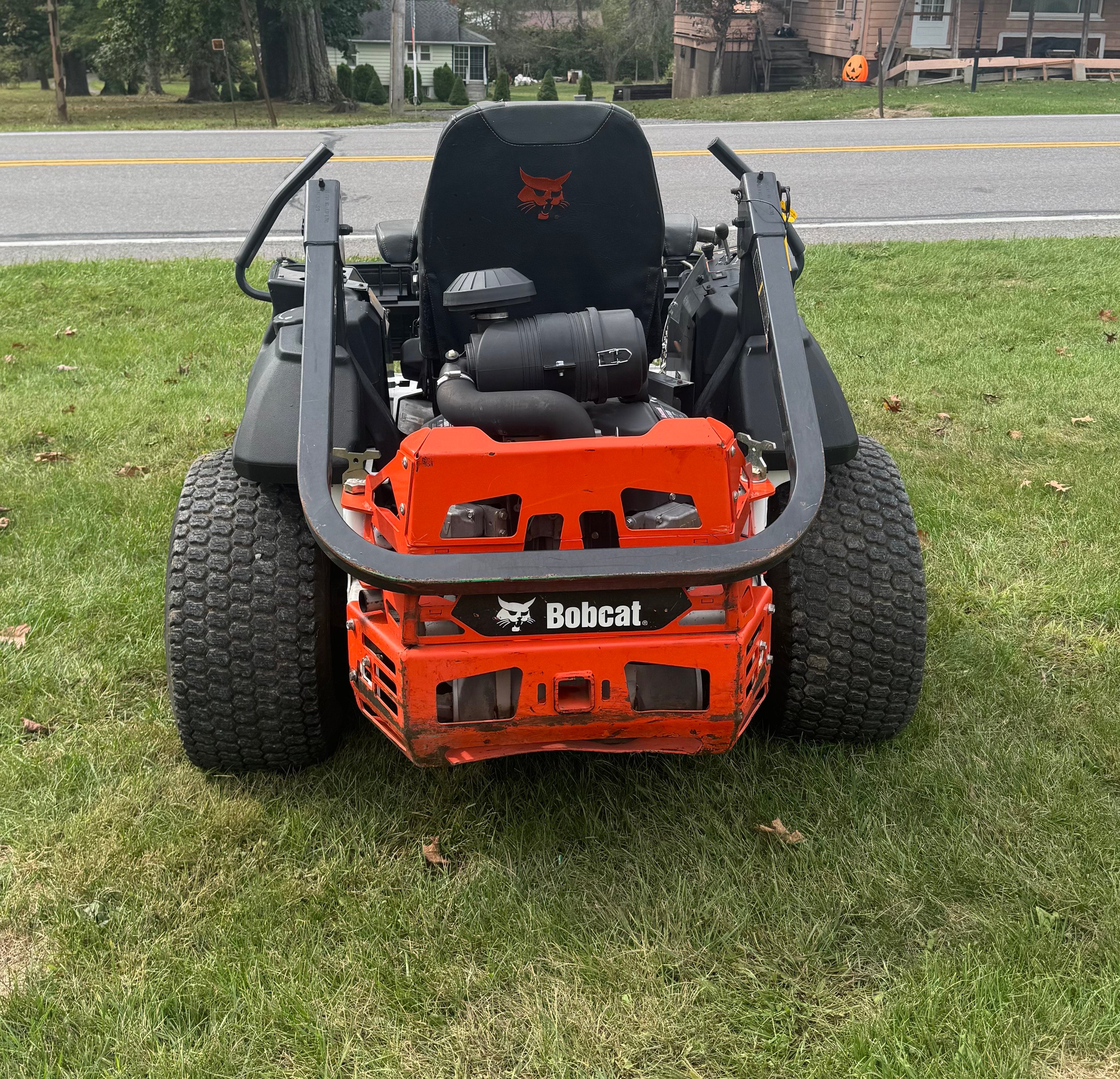 🚨 Used Bobcat ZT7000 Zero-Turn Mower – Ready to Work! - With Plow!🚨