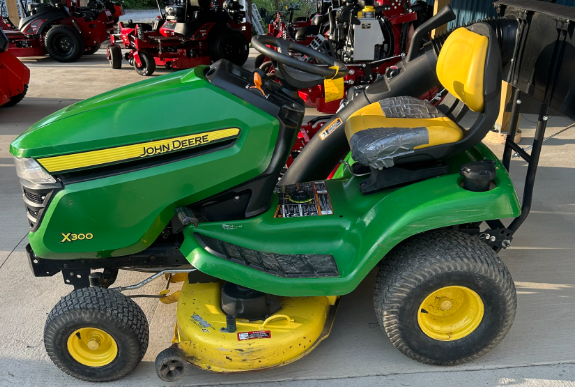 JD X300 - 2014 John Deere X300 As-Traded Special –
