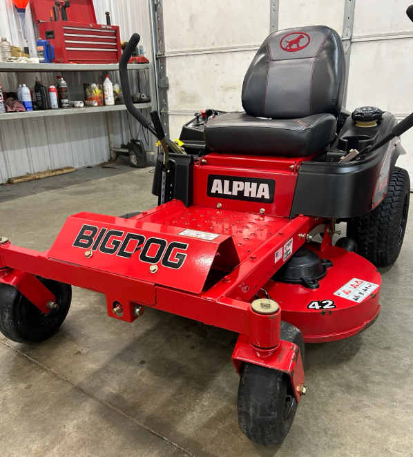 BIG 932897 - Used 2014 BigDog Alpha 42