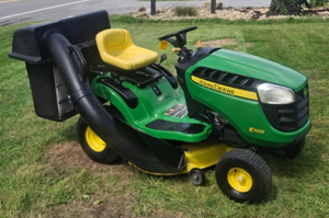 2018 John Deere E100 Riding Mower – 106 Hours – Double Bagger – 30-Day Warranty