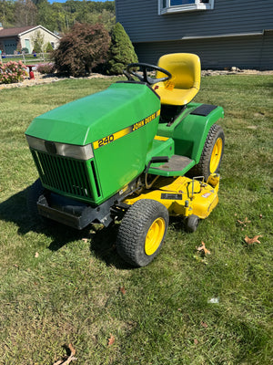 💚 John Deere 240 Riding Mower – $850 💚